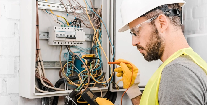 Arızalı Bir Elektrik Panosunun Belirtileri ve Çözüm Yöntemleri